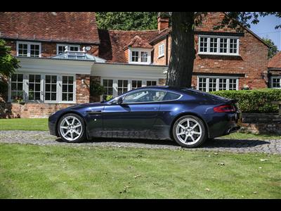 Aston Martin+Vantage